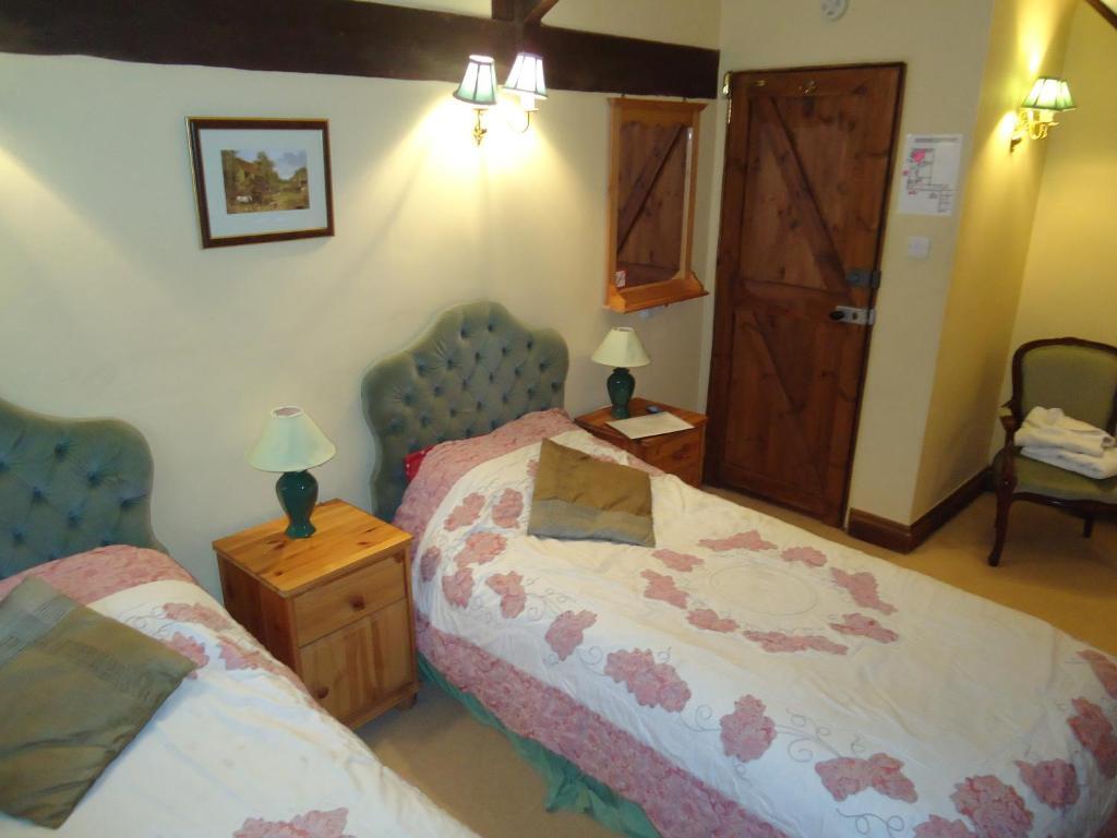 Oldlands Farm Villa Crawley  Room photo