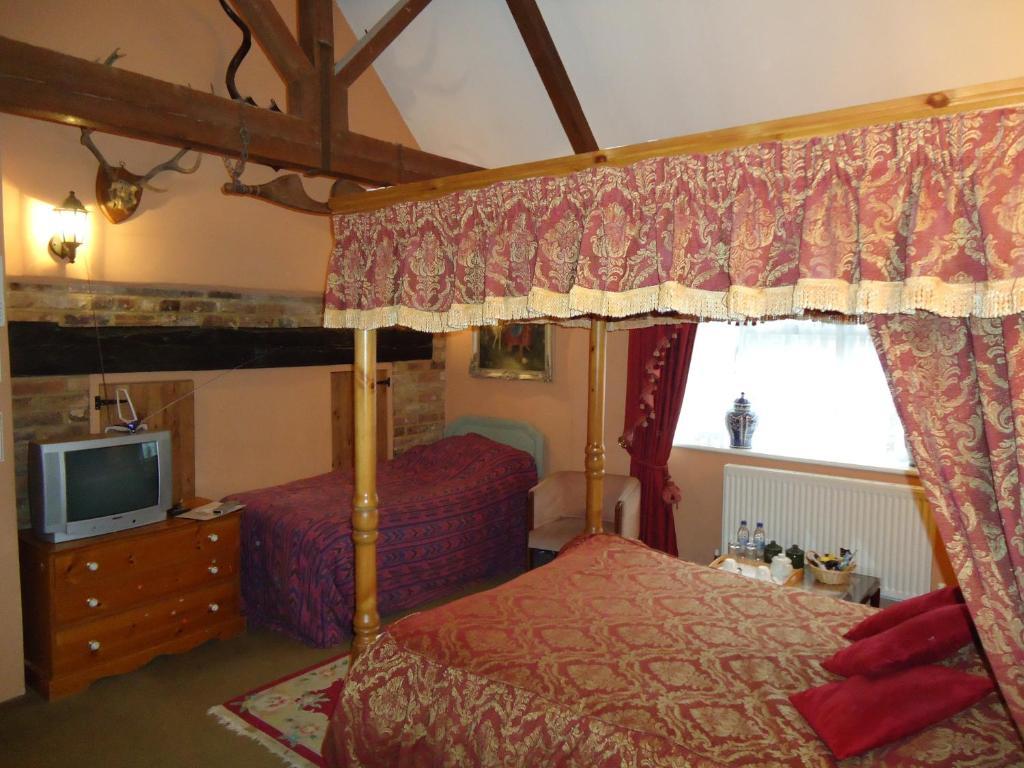 Oldlands Farm Villa Crawley  Room photo